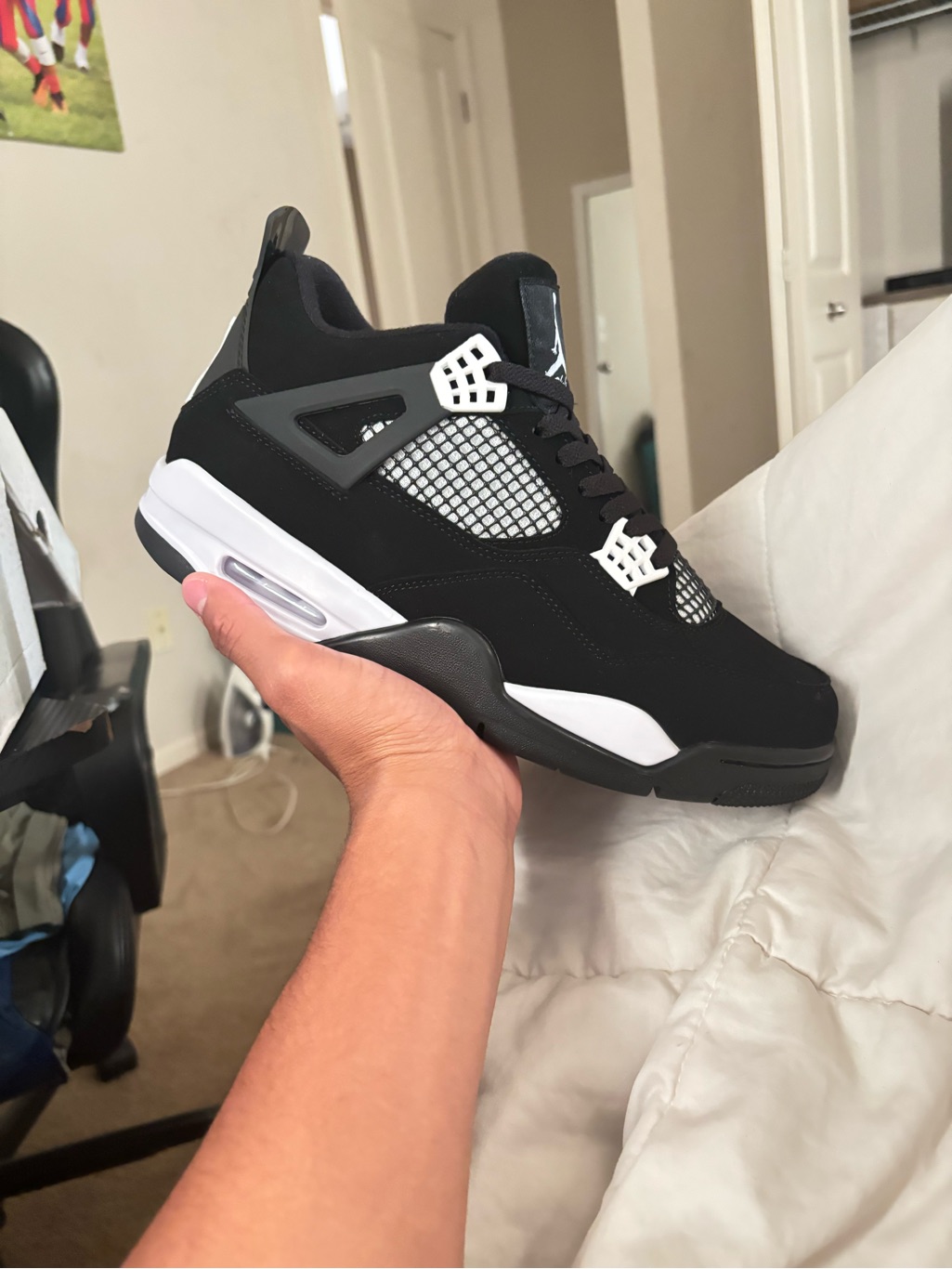 Jordan White Thunder Jordan 4 Retro Sneakers